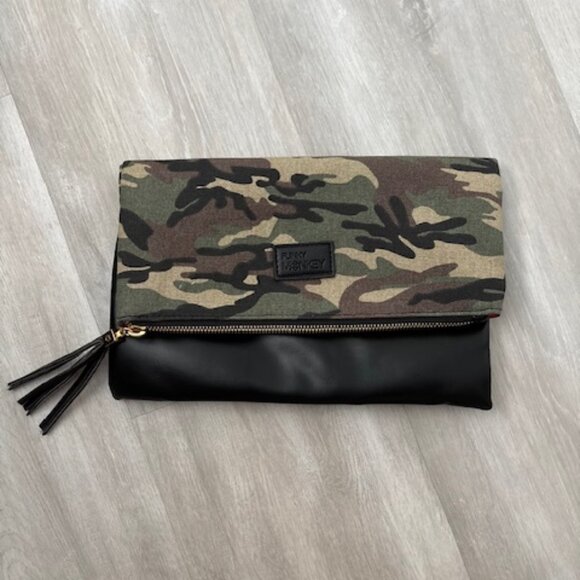 Fold over camo clutch by Funky Monkey - NWOT - Picture 2 of 5